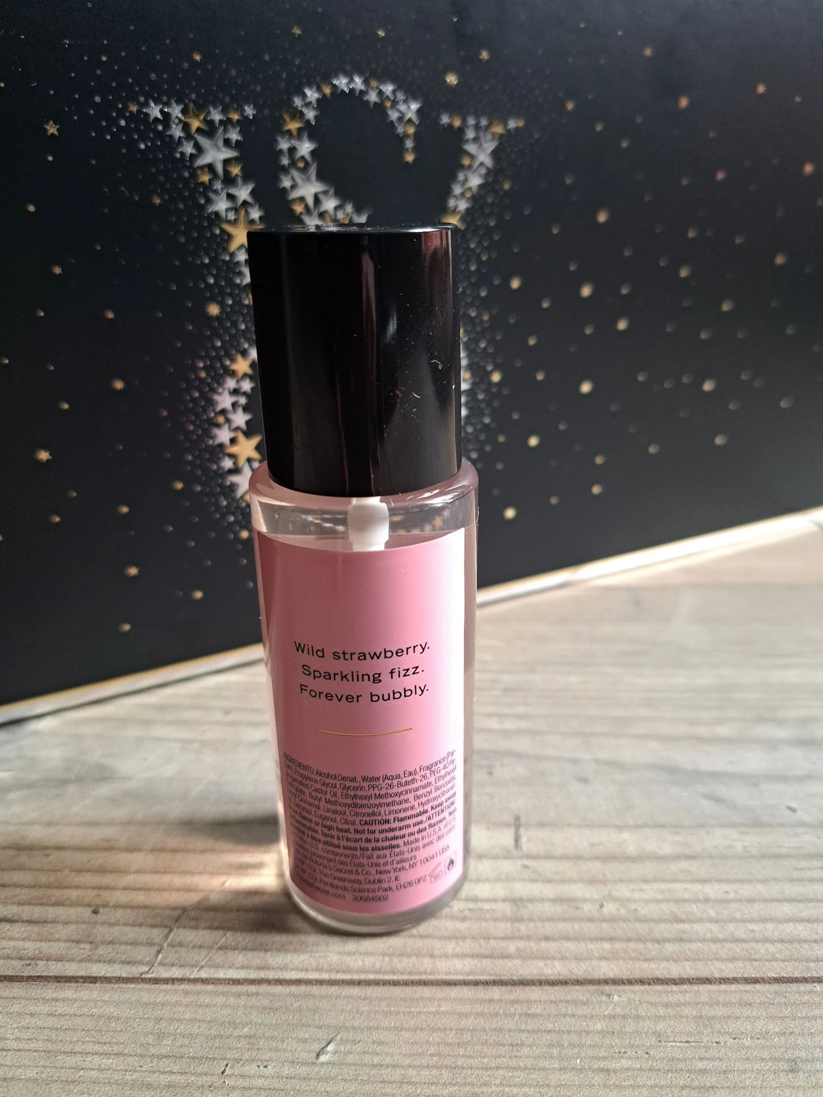 Nueva bruma corporal aromática de Victoria's Secret con fresas y champán  – photo 2